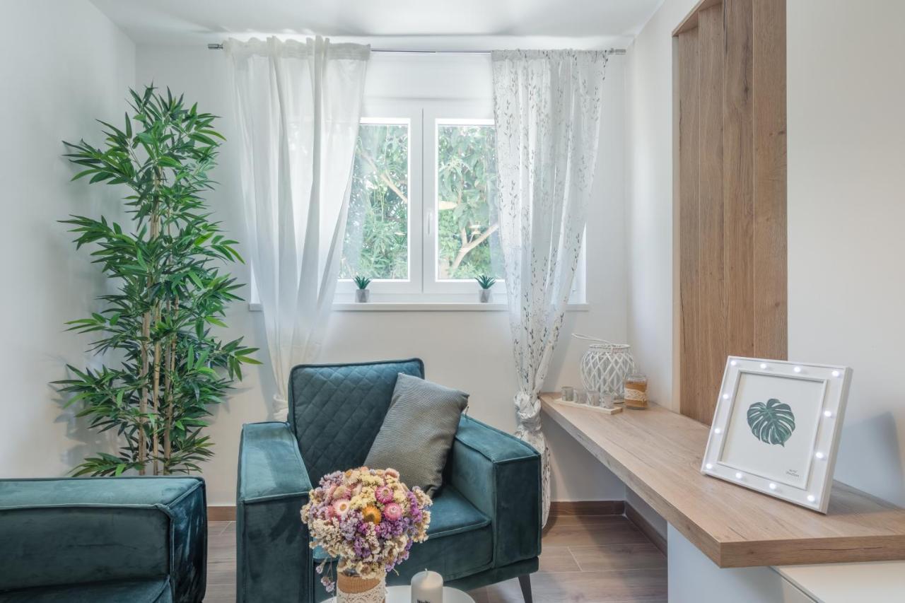 Apartment Norah With Private Parking Pola Esterno foto