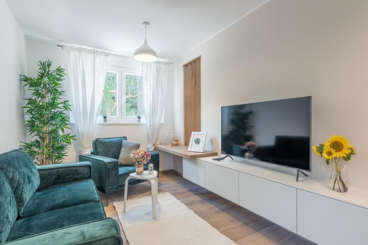 Apartment Norah With Private Parking Pola Esterno foto